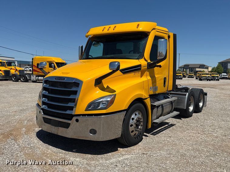2021 Freightliner Cascadia 126 semi truck - ET6130