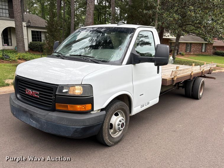 2018 GMC Savana flatbed van - EU0568