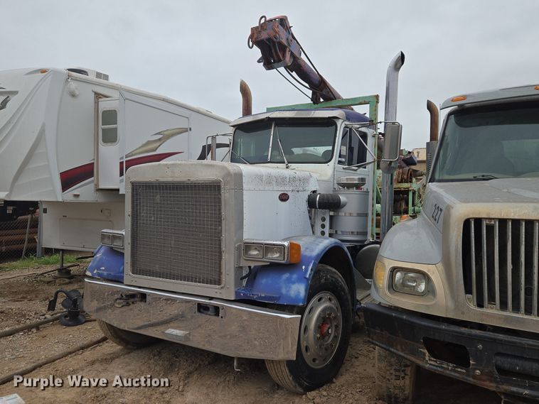 1982 Peterbilt 359 crane truck - EW0089