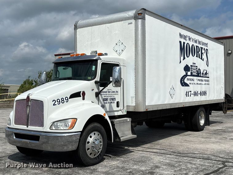 2013 Kenworth T370 box truck - FG0269