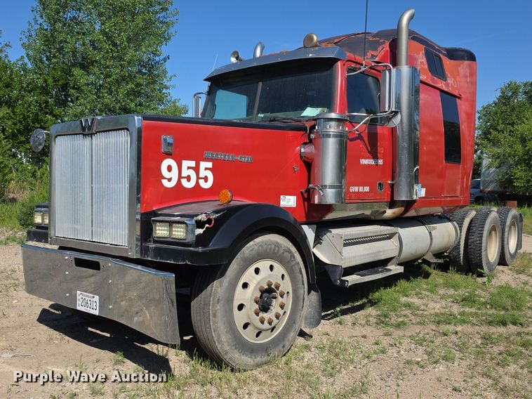 1999 Western Star 4900 semi truck - FH6043