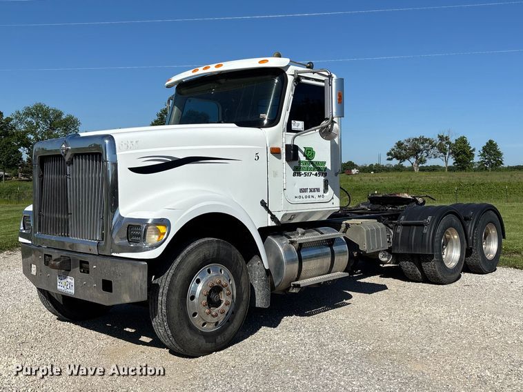 2007 International 5900i semi truck - FH7134