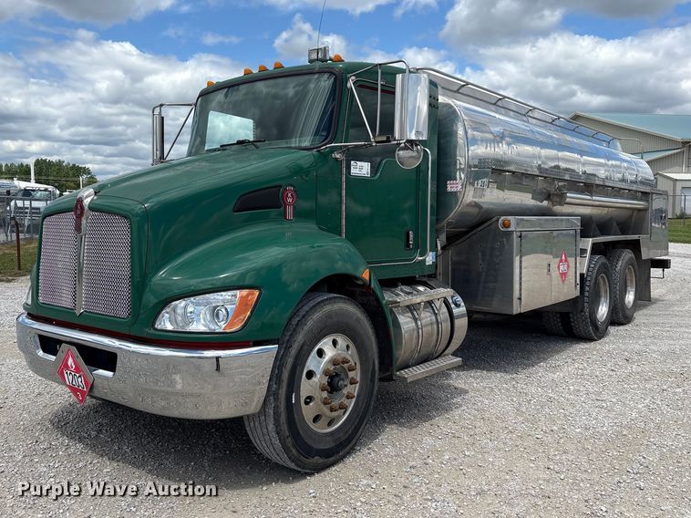 2014 Kenworth T370 fuel truck - FK1430