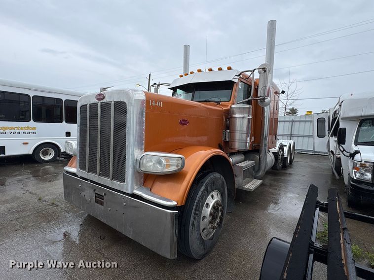 2014 Peterbilt 389 semi truck - YA1501