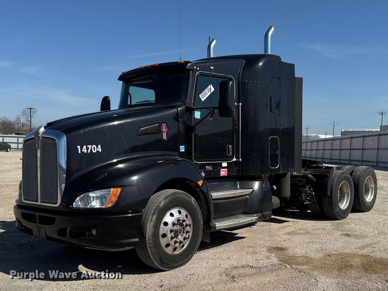 2014 Kenworth T660 semi truck - YA3195