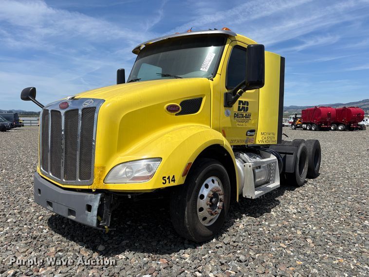 2019 Peterbilt 579 semi truck - YA3333