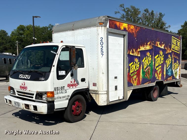 2000 Isuzu NPR box truck - DO5233