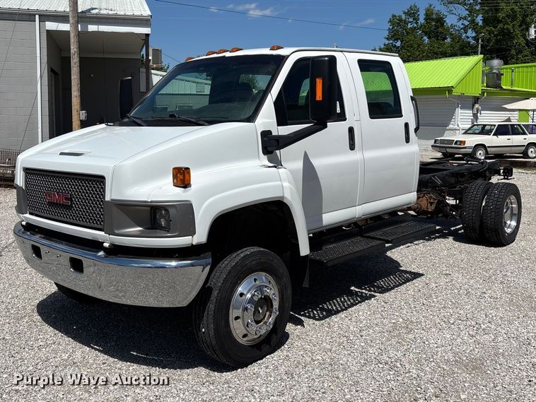 2008 GMC C5 5500 truck cab and chassis - DV4316
