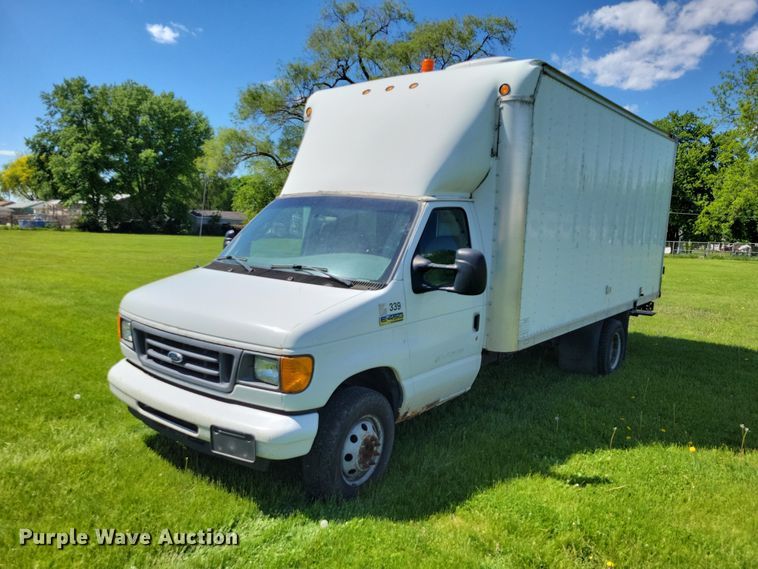 2006 Ford E450 box truck - DZ7132
