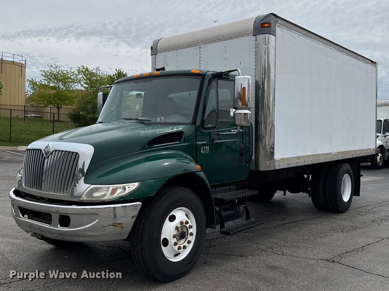 2006 International DuraStar 4300 box truck - EA2336