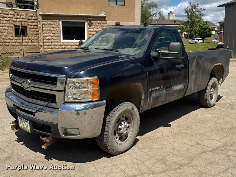 2007 Chevrolet Silverado 2500HD pickup truck - EA2367