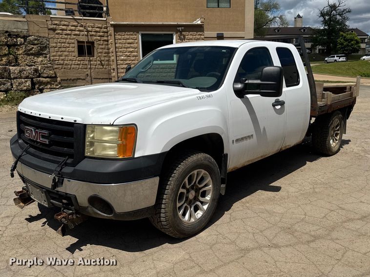2008 GMC Sierra 1500 Ext. Cab flatbed pickup truck - EA2368