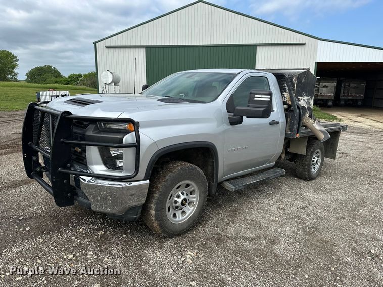 2020 Chevrolet 3500HD flatbed pickup truck - EA4900