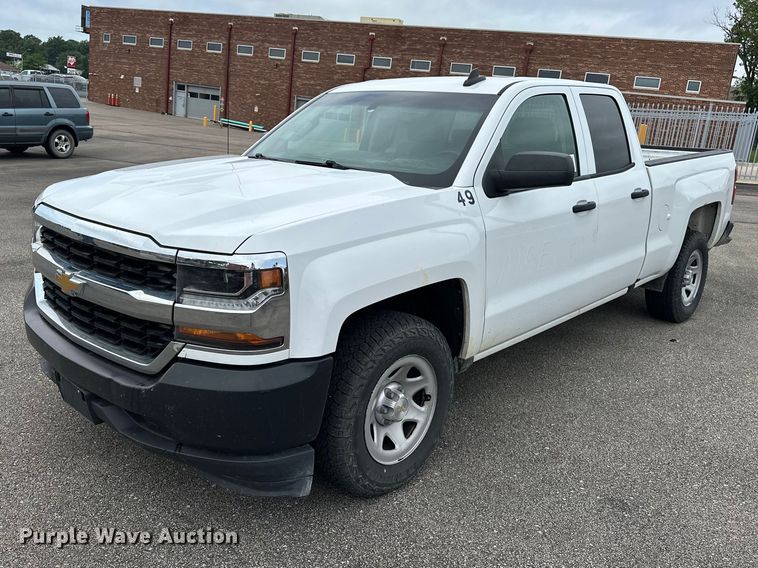 2016 Chevrolet Silverado 1500 Ext. Cab pickup truck - EA4901