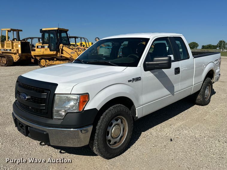 2014 Ford F150 Ext. Cab pickup truck - EA4908