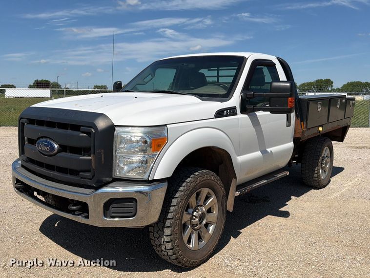 2015 Ford F250 Super Duty flatbed pickup truck - EA4912