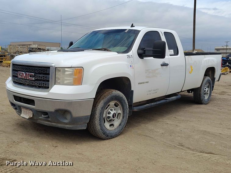 2013 GMC Sierra 2500HD Ext. Cab pickup truck - ED0019