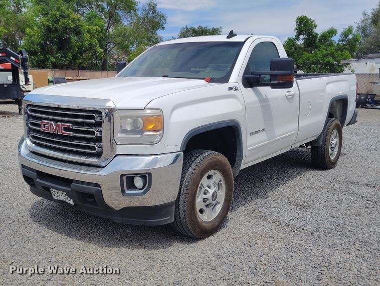 2015 GMC Sierra 2500HD pickup truck - ED0111
