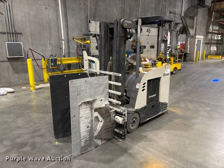 2017 Crown RC5545-40 forklift - EF1191