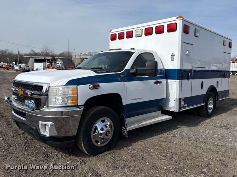 2011 Chevrolet Silverado 3500HD ambulance - EG2137