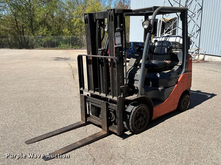 2013 Toyota 8FGCU25 forklift - EM0104