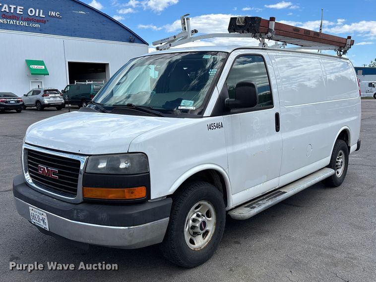 2014 GMC Savana van - EM0112