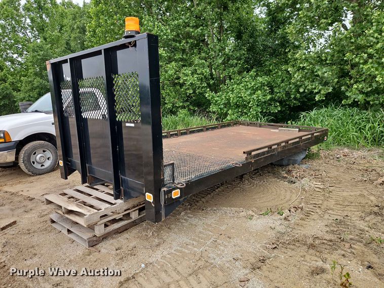 Knapheide PVMXT-163C flatbed - EO7401