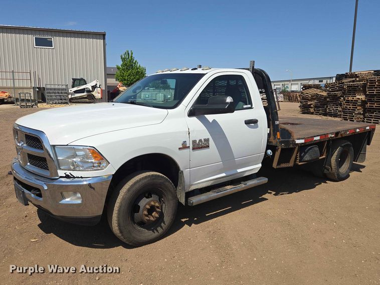 2018 RAM 3500 flatbed pickup truck - ER1664