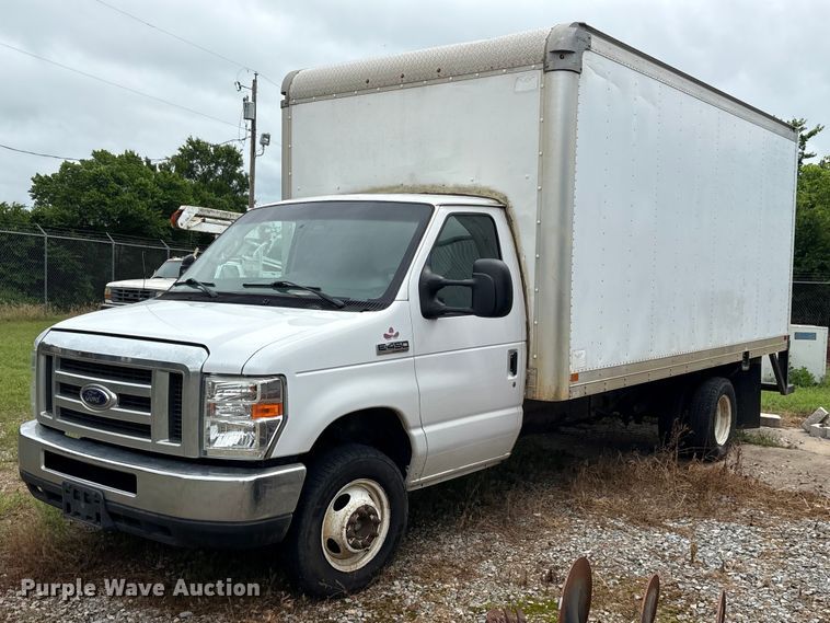 2017 Ford E450 Super Duty box truck - ET2112