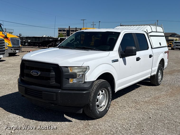 2017 Ford F150 Super Crew Crew Cab pickup truck - ET6134