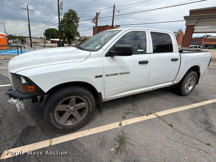 2012 Dodge Ram 1500 Crew Cab pickup truck - ET6201
