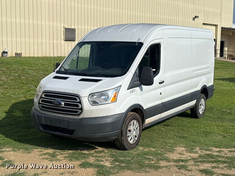 2018 Ford Transit 250 van - ET6251
