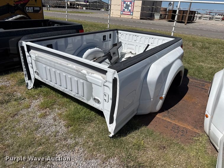 Ford pickup truck bed - EW4539