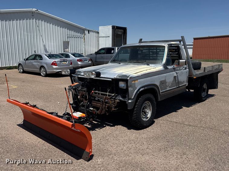 1986 Ford F250 pickup truck - FB7400