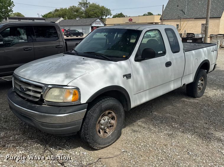 2001 Ford F150 Ext. Cab pickup truck - FB7406