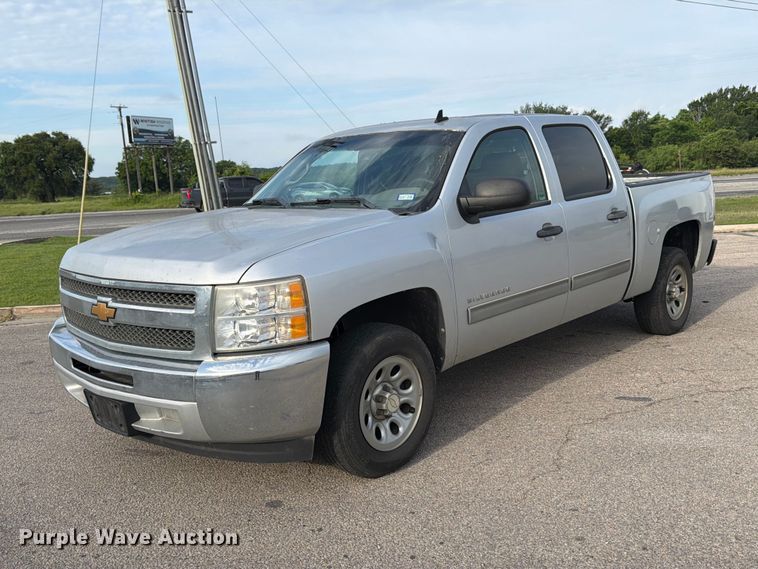 2013 Chevrolet Silverado Crew Cab pickup truck - FB8166