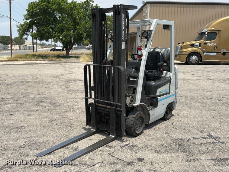 2016 UniCarriers CFS40 forklift - FB8170