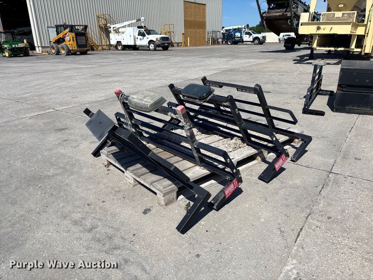 (4) headache racks - FC5761
