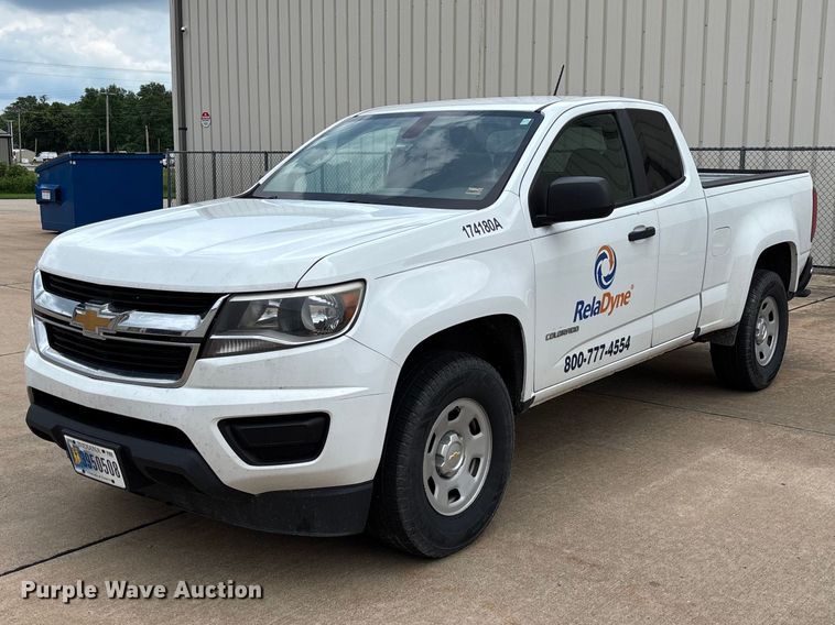 2017 Chevrolet Colorado Ext. Cab pickup truck - FC5828