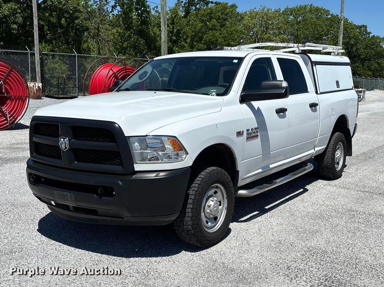 2016 RAM 2500 Heavy Duty Crew Cab pickup truck - FG0348