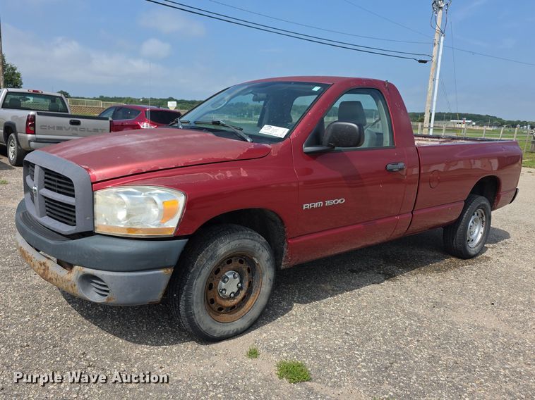 2006 Dodge Ram 1500 pickup truck - FH6073