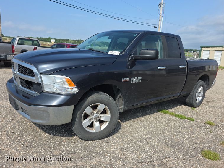 2017 Dodge Ram 1500 Ext. Cab pickup truck - FH6074