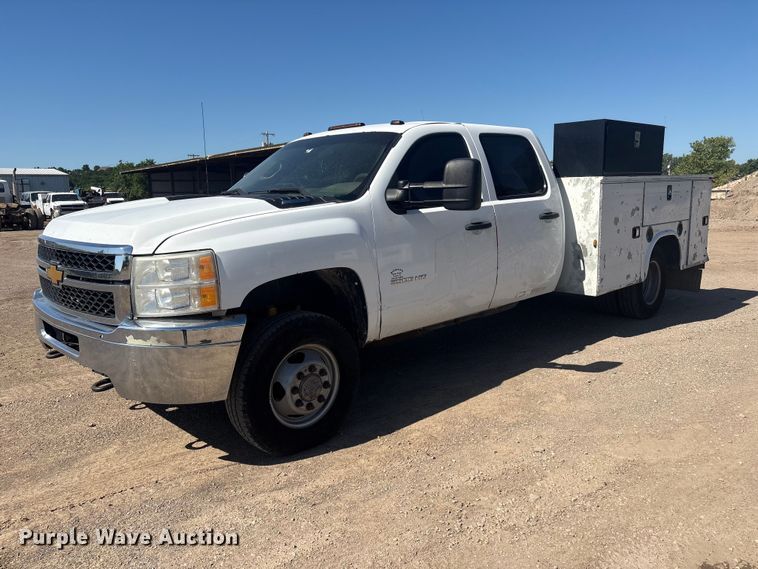 2012 Chevrolet Silverado 3500HD Crew Cab utility bed pickup truck - FI0171