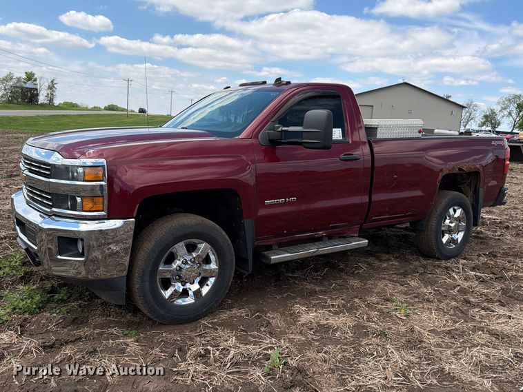 2015 Chevrolet Silverado 3500HD pickup truck - FK0181