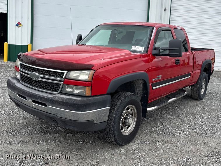 2007 Chevrolet Silverado 2500HD Ext. Cab pickup truck - FK1423