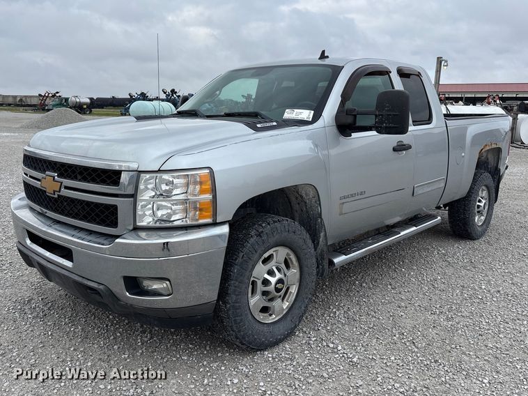 2013 Chevrolet Silverado 2500HD Ext. Cab pickup truck - FK1425