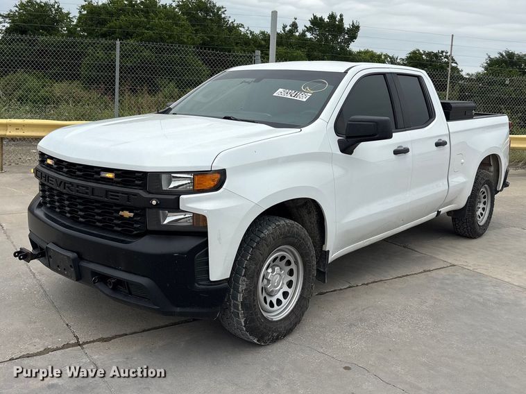 2021 Chevrolet Silverado 1500 Ext. Cab pickup truck - YA3303