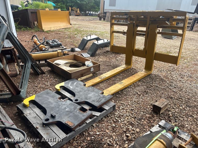 John Deere TRAM 644ER wheel loader forks - DU6281