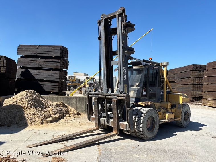 1999 Taylor THD300 forklift - DV4321