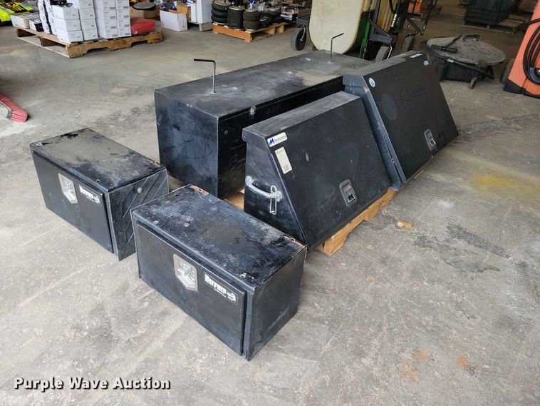 (5) toolboxes - DZ7188
